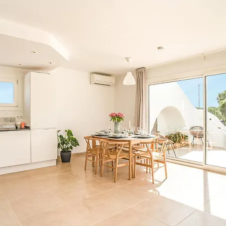 Amazing In With Kitchenette *
